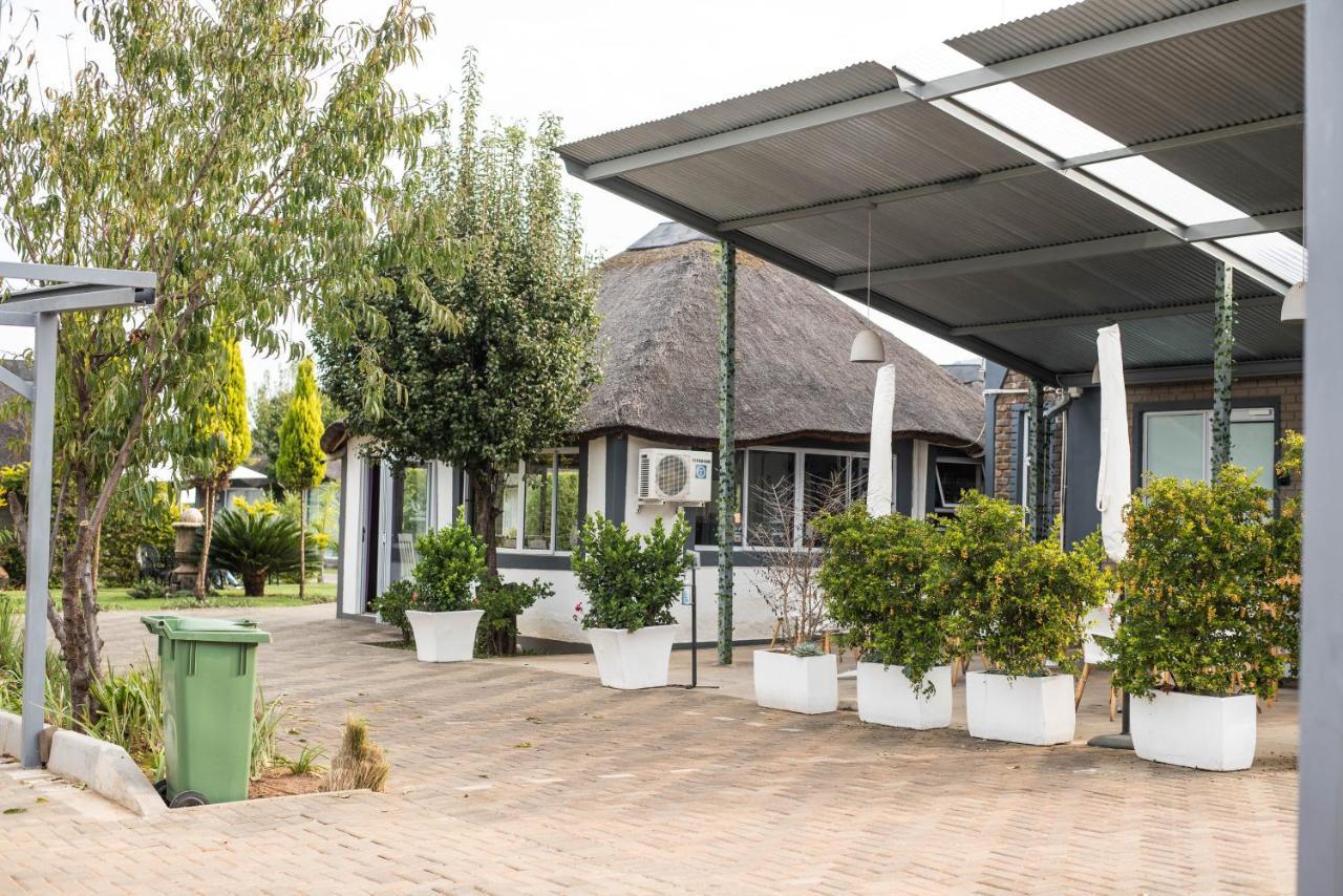Tshiberry Bed & Breakfast Phokeng Esterno foto